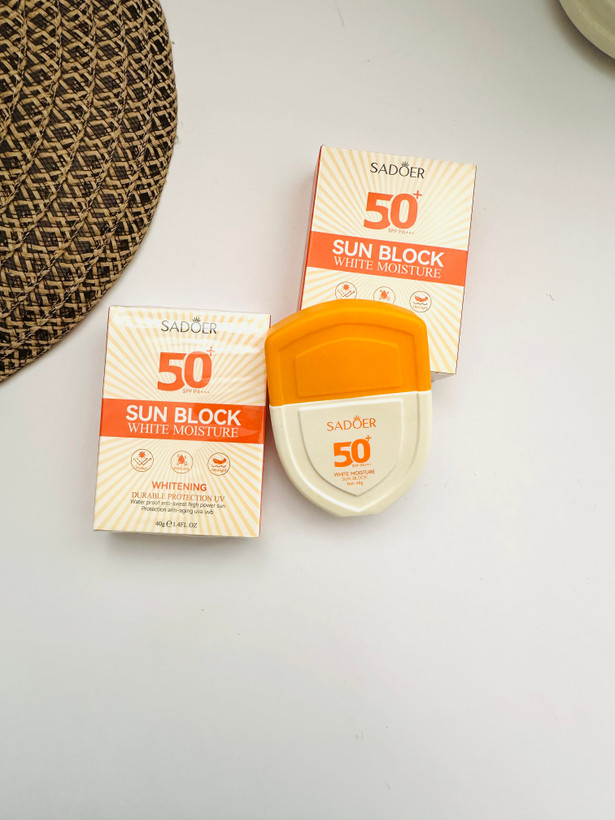 ضدآفتاب بی رنگ (روشن کننده پوست) spf 50 حجم 40 گرمی🧡