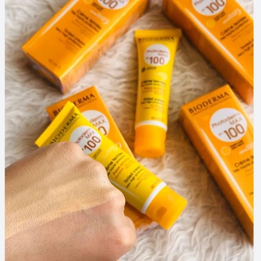 ضدآفتاب رنگی( بژ روشن) مدل فتودرم مکس spf 100 فرانسوی 🧡