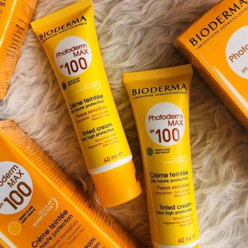 ضدآفتاب رنگی( بژ روشن)  مدل فتودرم مکس spf 100 فرانسوی 🧡